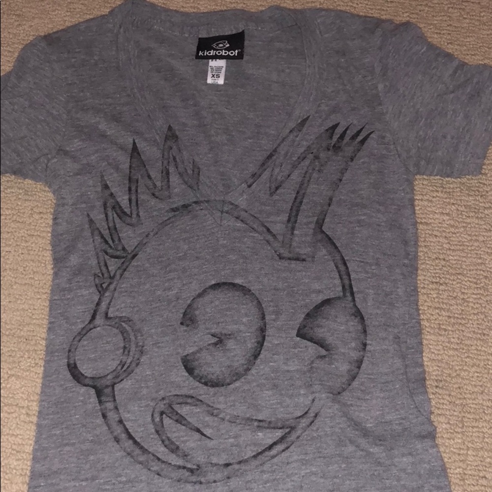 Kidrobot V Neck - Picture 3 of 3
